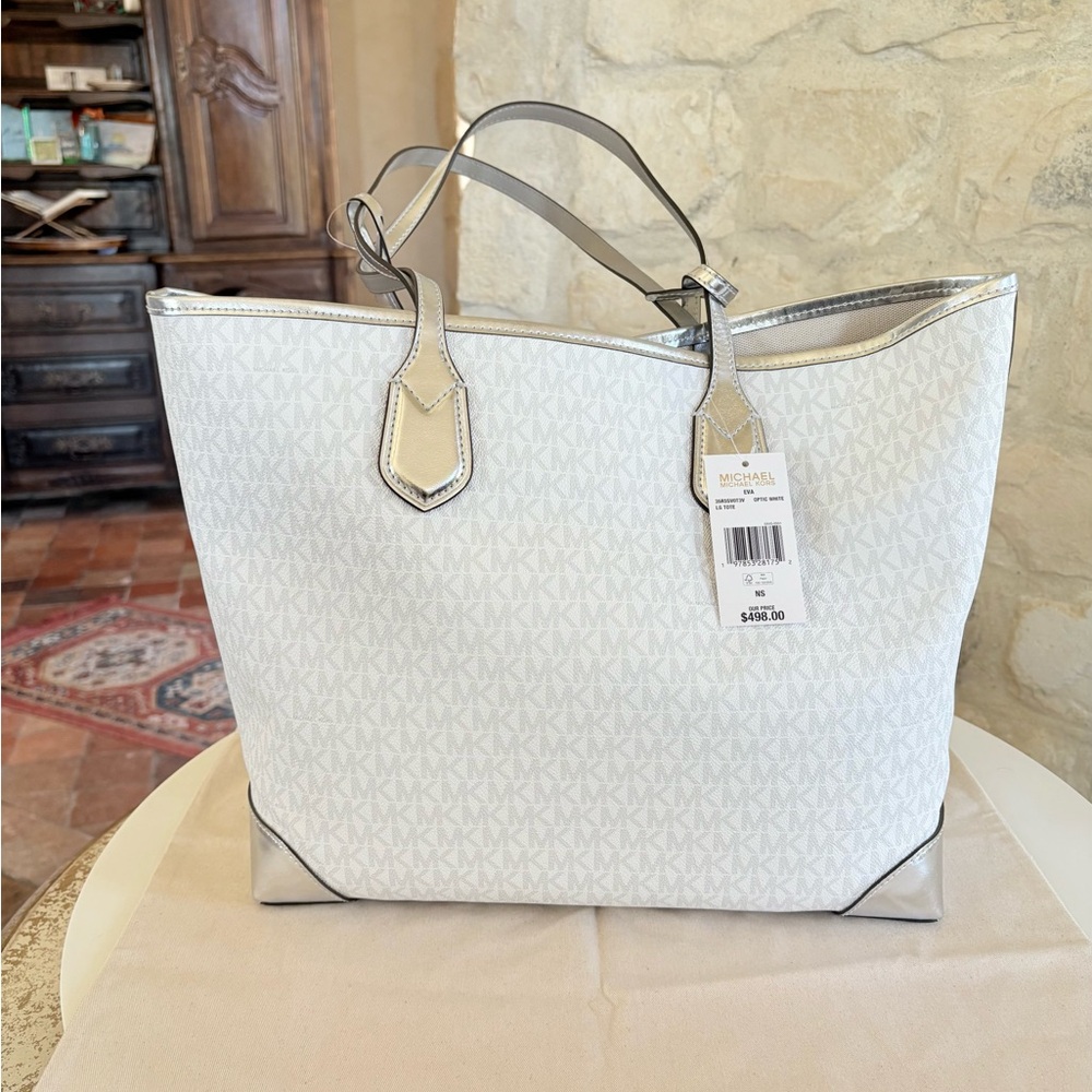 Michael Kors White and Silver Travel Bag Set - Picture 4 of 16